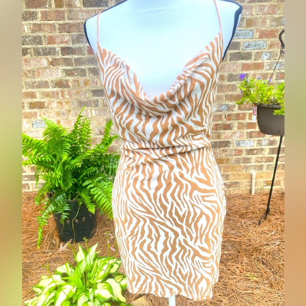 American Threads Tan Brown Low Back Zebra Print Bodycon Dress size Medium